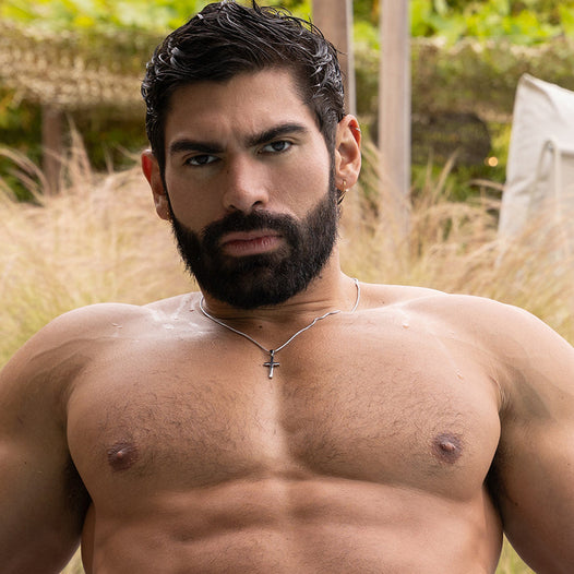 Men! Five ways to style your Jewelry for Summer!