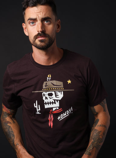 Howdy Unisex t-shirt  WE ARE ALL SMITH: Men's Jewelry & Clothing.   