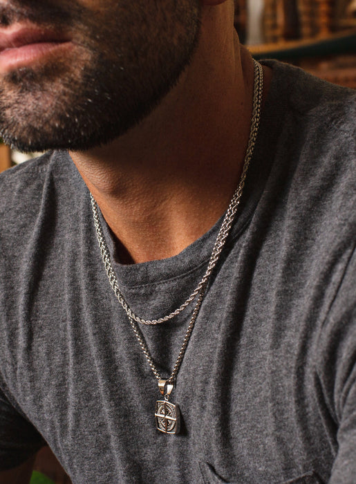 Zibuyu® Chain Pendant for Men Stylish Boys Necklaces Creative Alloy Polaris  Compass Design Fancy Men Necklace Stainless Steel Chain Pendant Jewelry for  Men Gift (24 inch Chain) - 1 : Amazon.in: Fashion