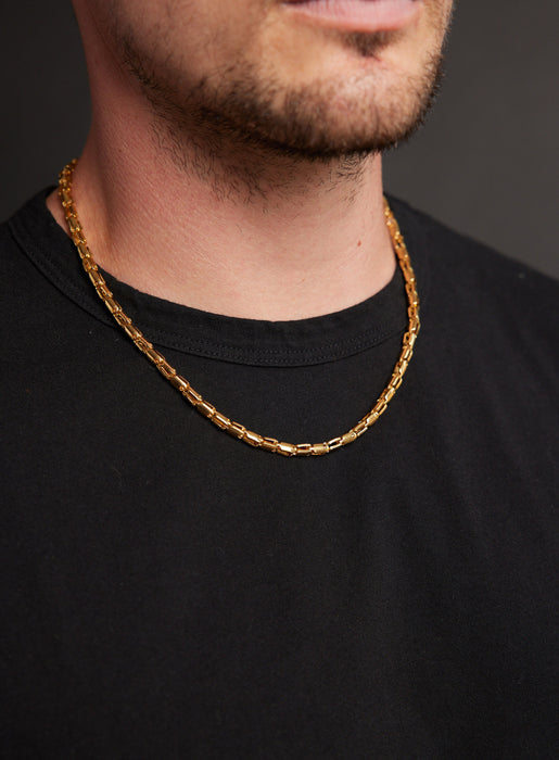Gold chain on sale in neck
